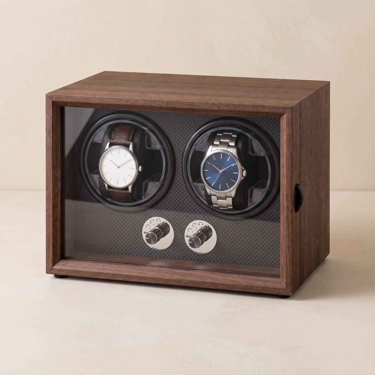 Remontoir automatique pour 2 montres Atelier effet noyer, porte vitrée fermée