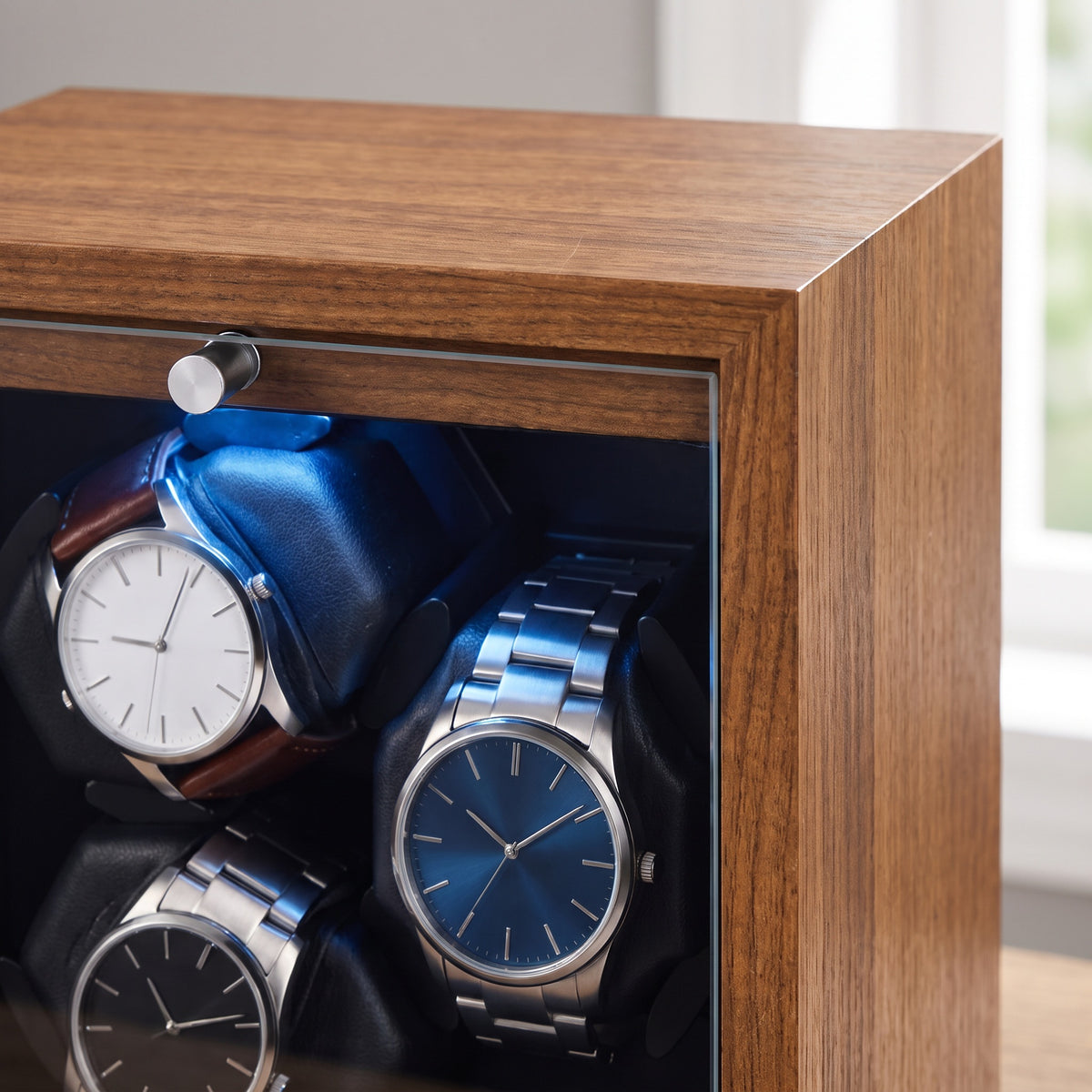 Remontoir automatique pour 3 montres Galerie bois, gros plan sur le placage et la façade vitrée